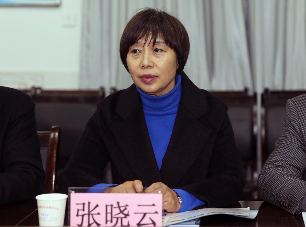 公司经理张晓云讲话